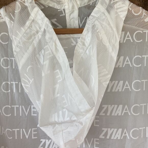 Zyia Active Graphic White Zip-up Breeze Jacket - Picture 7 of 11